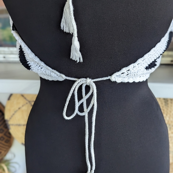 🦋 3 for $20!!!H&M X Coachella Medium Black & White Halter Top Crochet Hippie - Picture 7 of 13